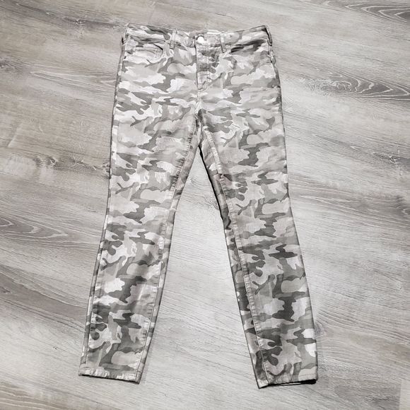 Pilcro And The Letterpress Camo High Rise Jeans - Picture 6 of 6